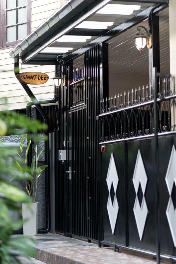 Sawatdee Guesthouse The Original Bangkok Exterior foto