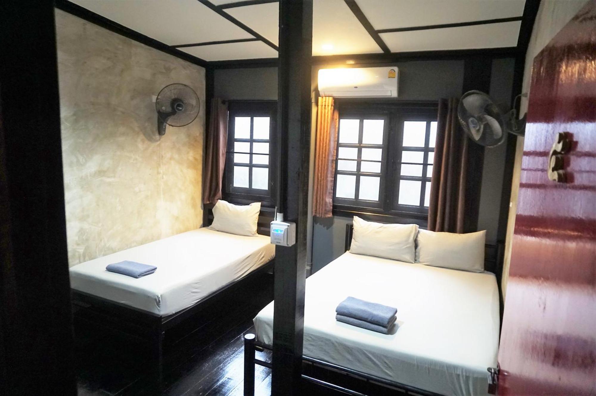 Sawatdee Guesthouse The Original Bangkok Exterior foto